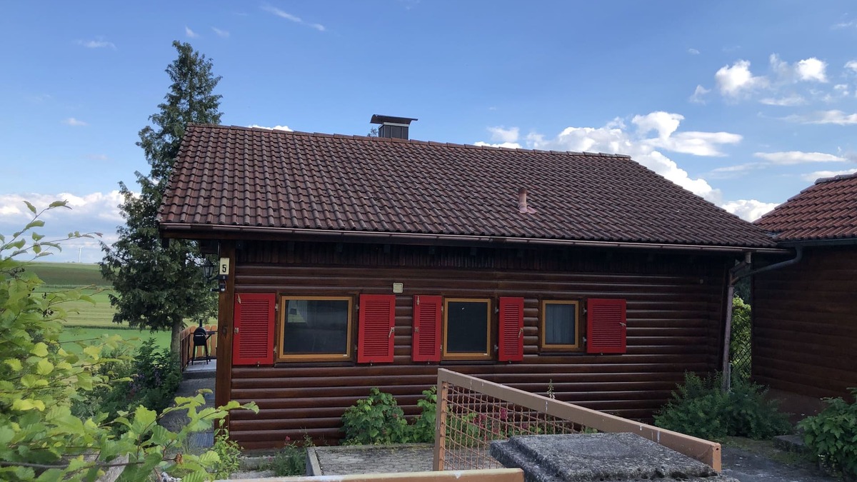 Stubersheim House | Cozy detached log house with 2 terraces and large garden