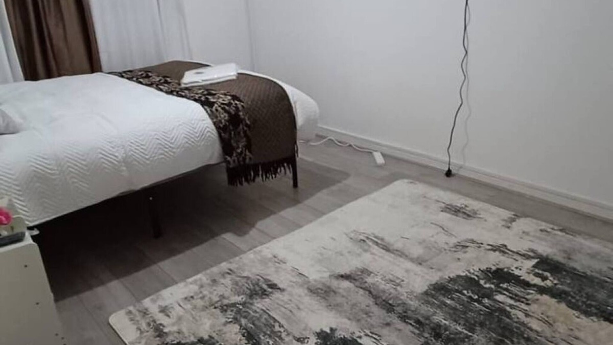 Wolverhampton House | Cozy double bedroom