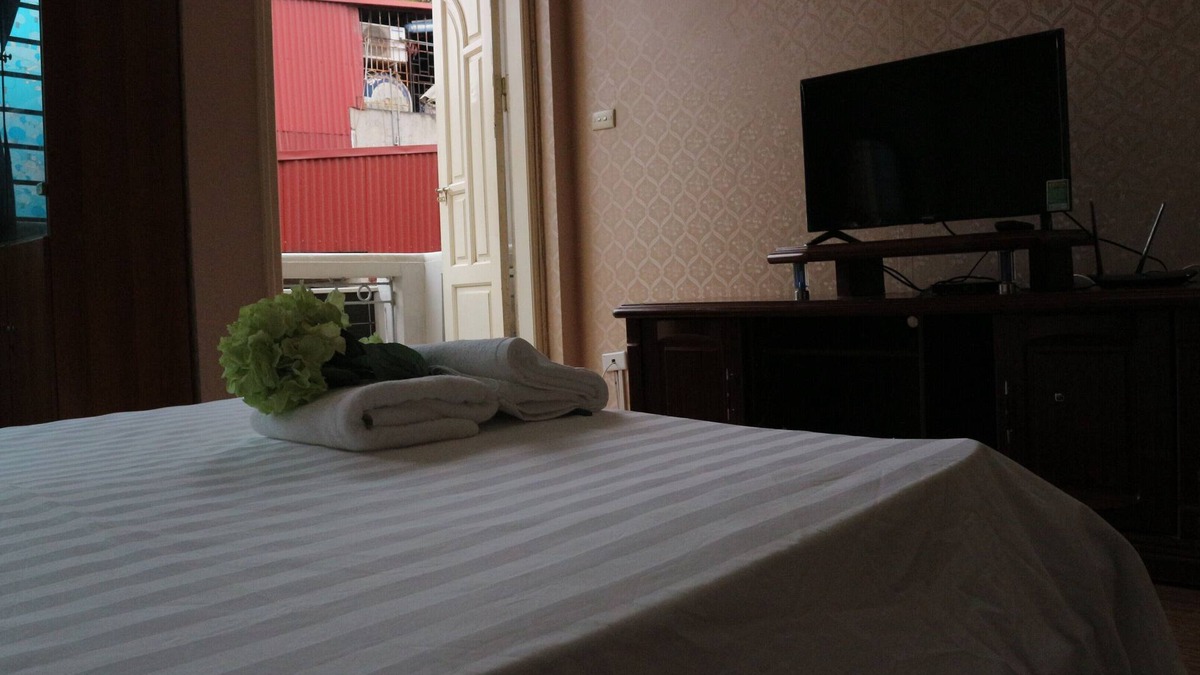Hang Bai House | Cozy double room with private balcony