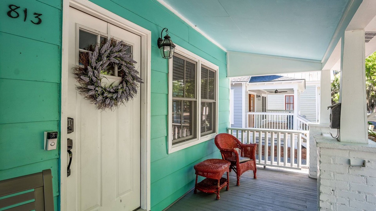 Northwest Quadrant House | Cozy Downtown Cottage - 0.7 mi walk to downtown!