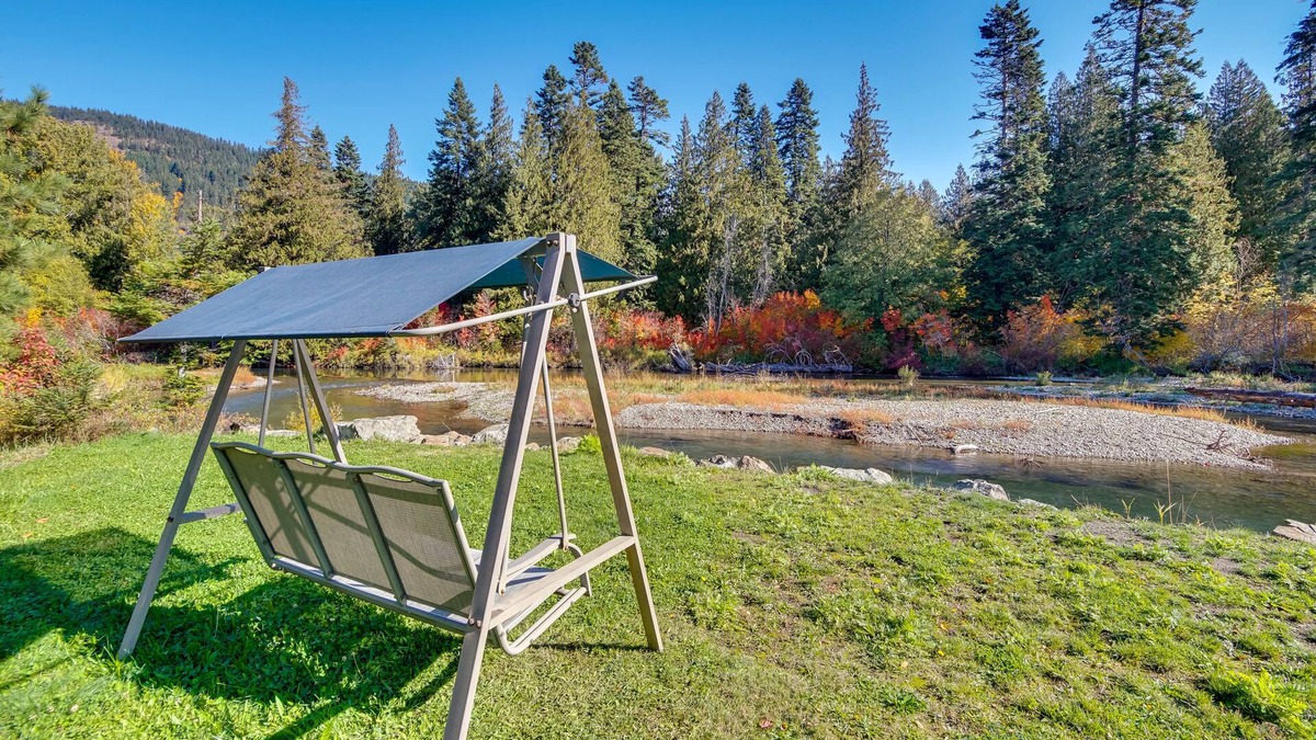 Cle Elum Cabin | Cozy Easton Cabin on the Yakima River!
