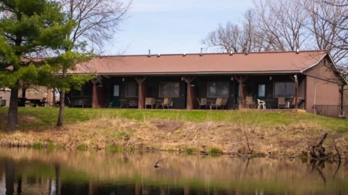 Orange Prairie Cottage | Cozy Easy Going Getaway at Prairie Stables 5