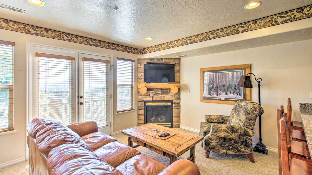 Eden Condo | Cozy Eden Condo Retreat < 6 Mi to Ski Resort!