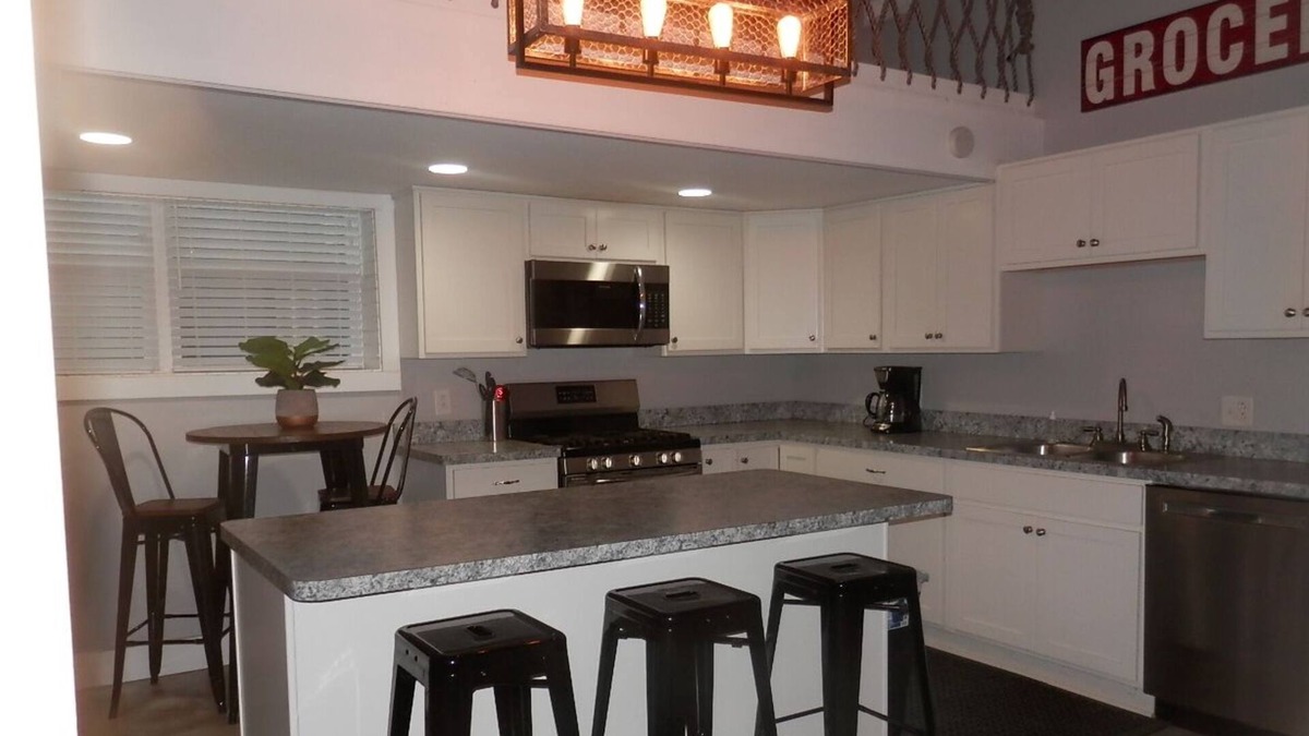 Tell City Apartment | Cozy efficiency apartment in Tell City with WiFi, AC