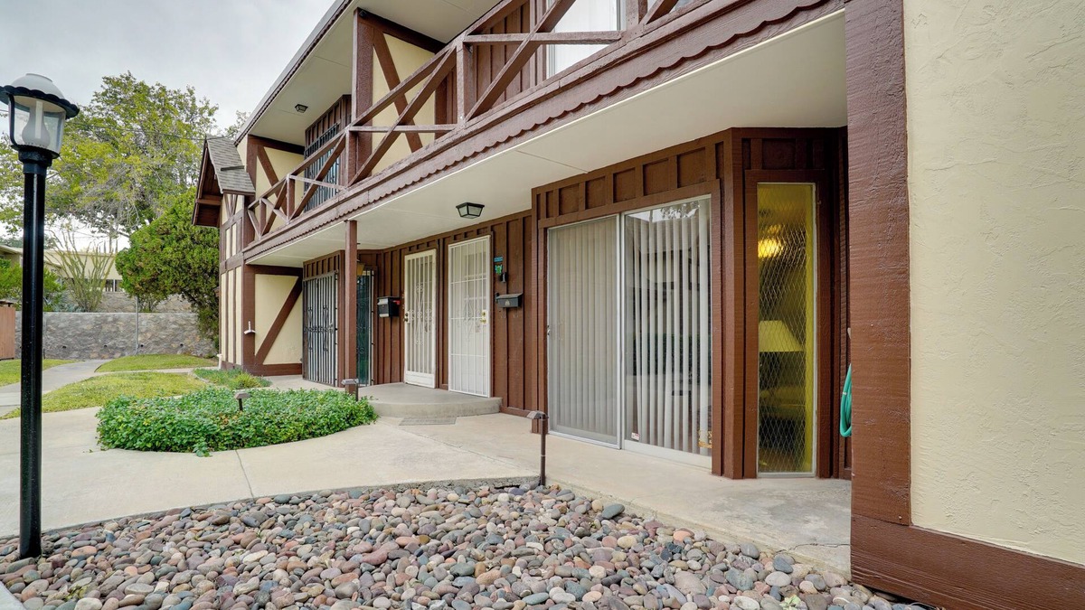Thunderbird Condo | Cozy El Paso Condo w/Patio ~ 7 Mi to Dtwn!