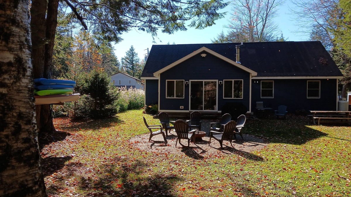 Woodgate House | Cozy Elm Retreat - Beautifully appointed home with lakerights to White Lake