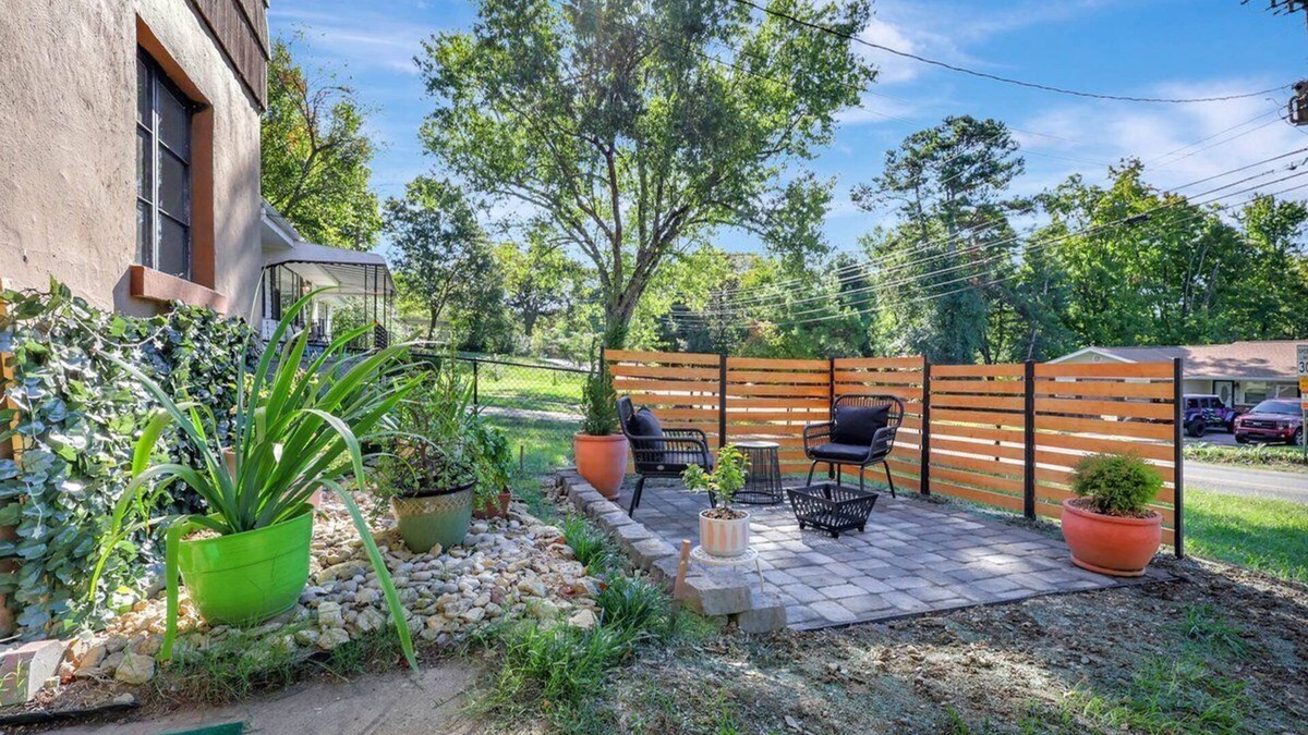 East Ridge Apartment | Cozy extra-large studio in charming Chattanooga