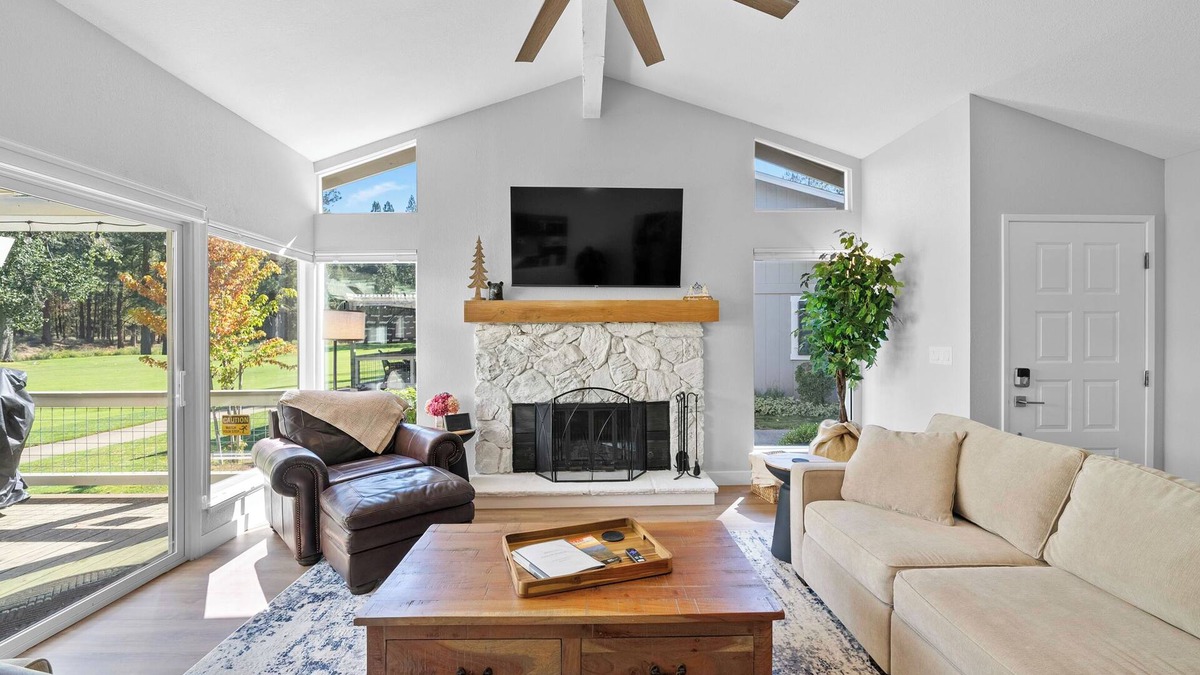 Plumas Eureka Estates House | Cozy Fairway Escape - Views, Fast WiFi, EV Ready