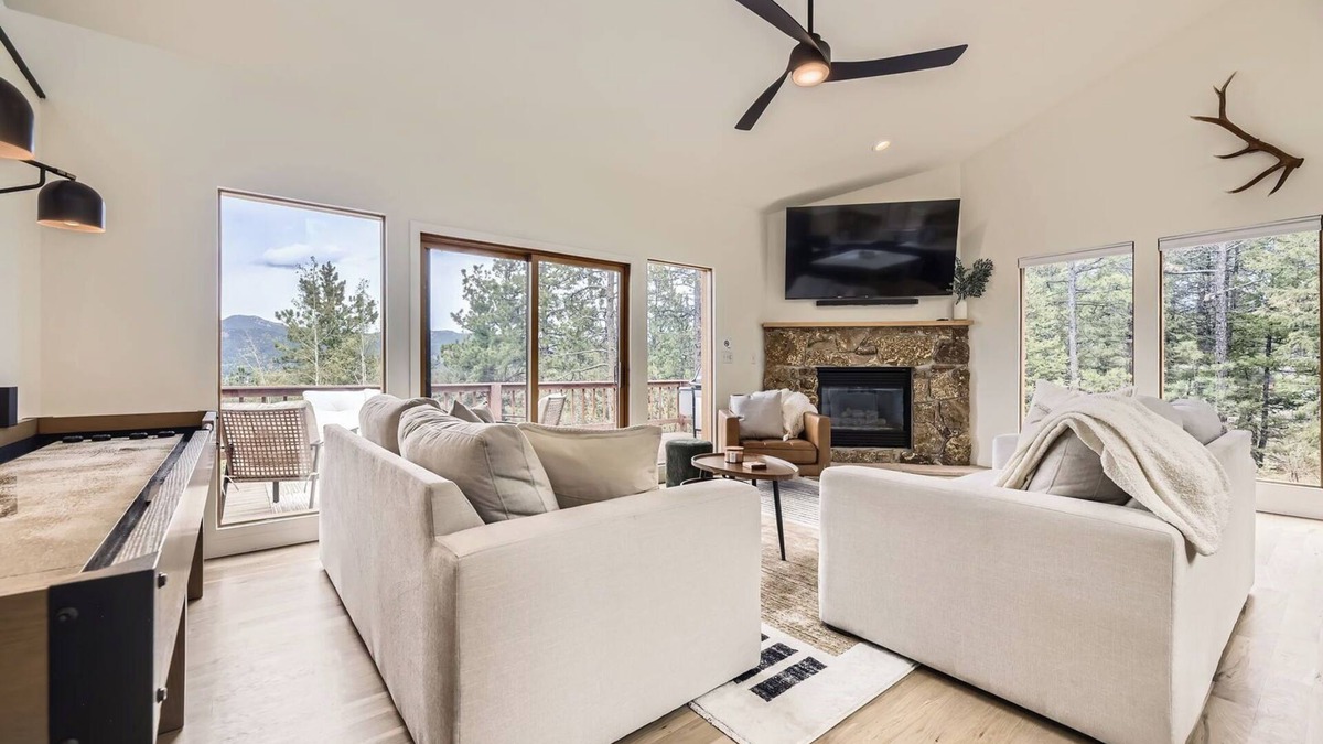 Pine House | Cozy Fall Cabin | Hot Tub and Scenic Views