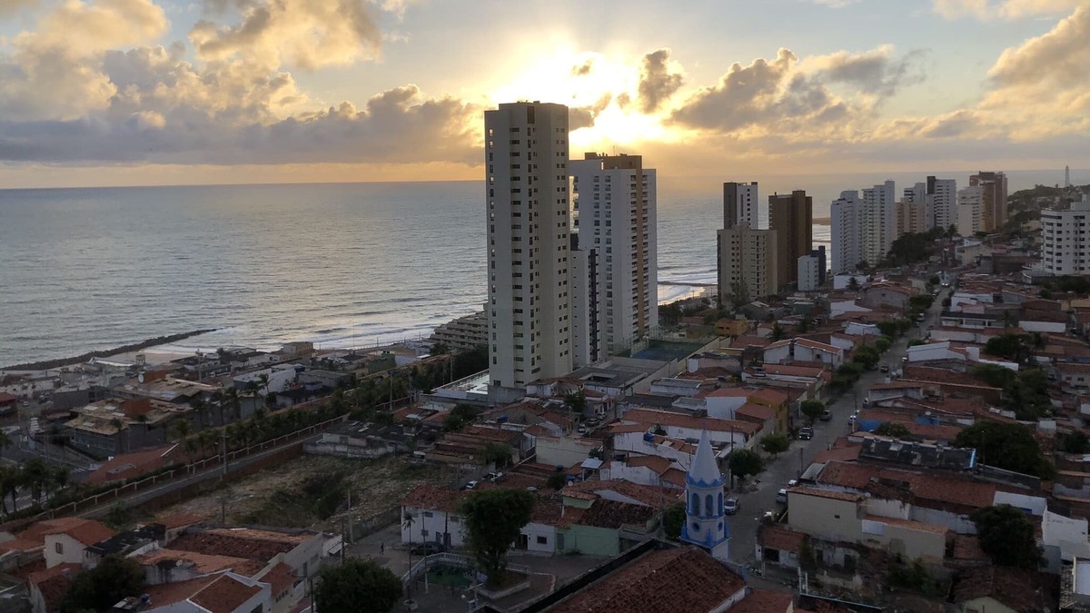 Praia do Meio Apartment | Cozy, familiar and close to the sea.