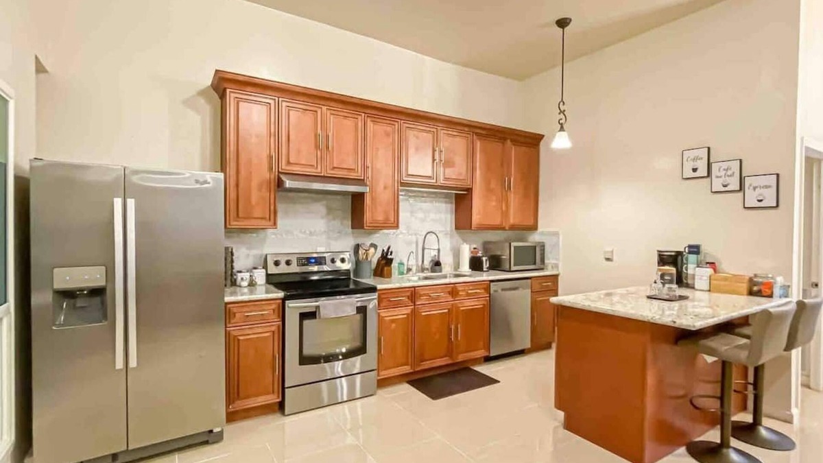 Clodine House | Cozy Family Bellaire Home Hosted by Cindy