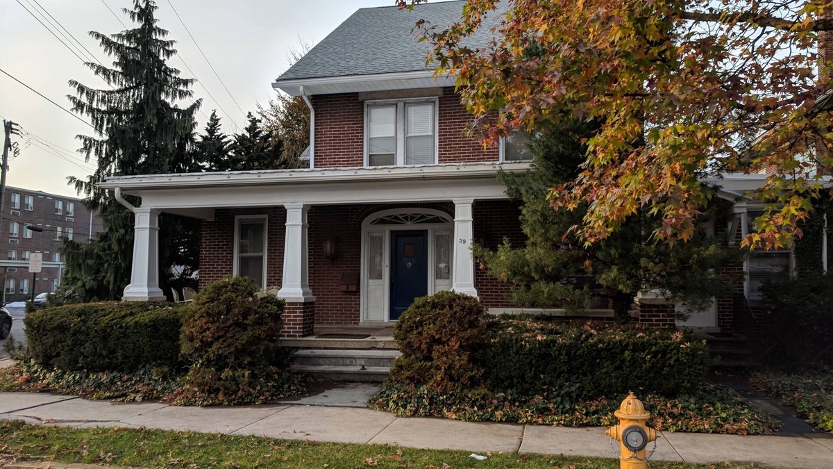 Palmyra House | Cozy family home, close to all things Hershey and Central Pennsylvania.