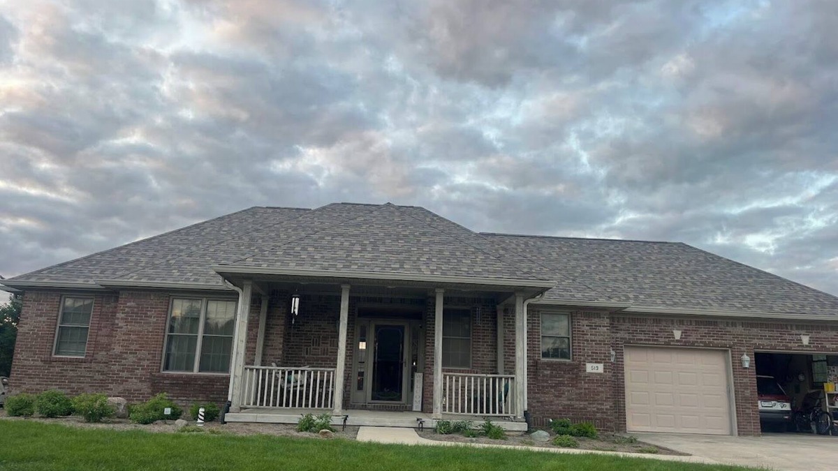 Greencastle House | Cozy family home complete with 2 friendly cats-close to everything!