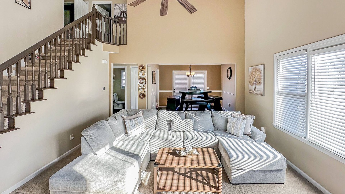 Cartersville House | Cozy Family-sized house. Pet Friendly!
