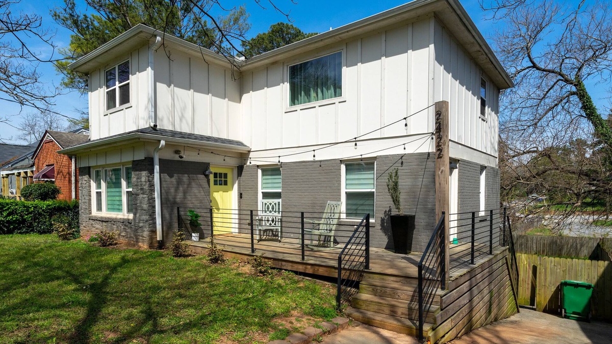 Candler-McAfee House | Cozy Farm House Near Downtown with Large Backyard