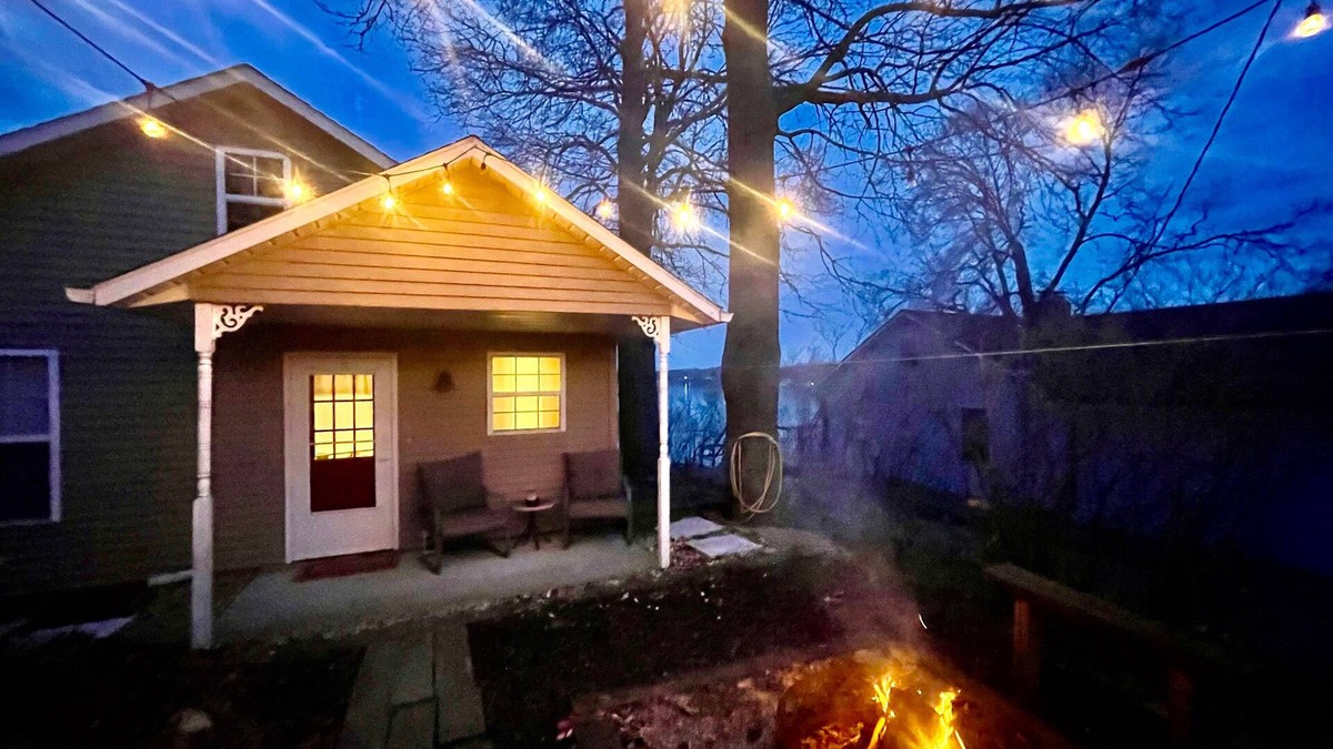 Battle Creek Cottage | Cozy Fine Lake Cabin Retreat! πFall Specials π