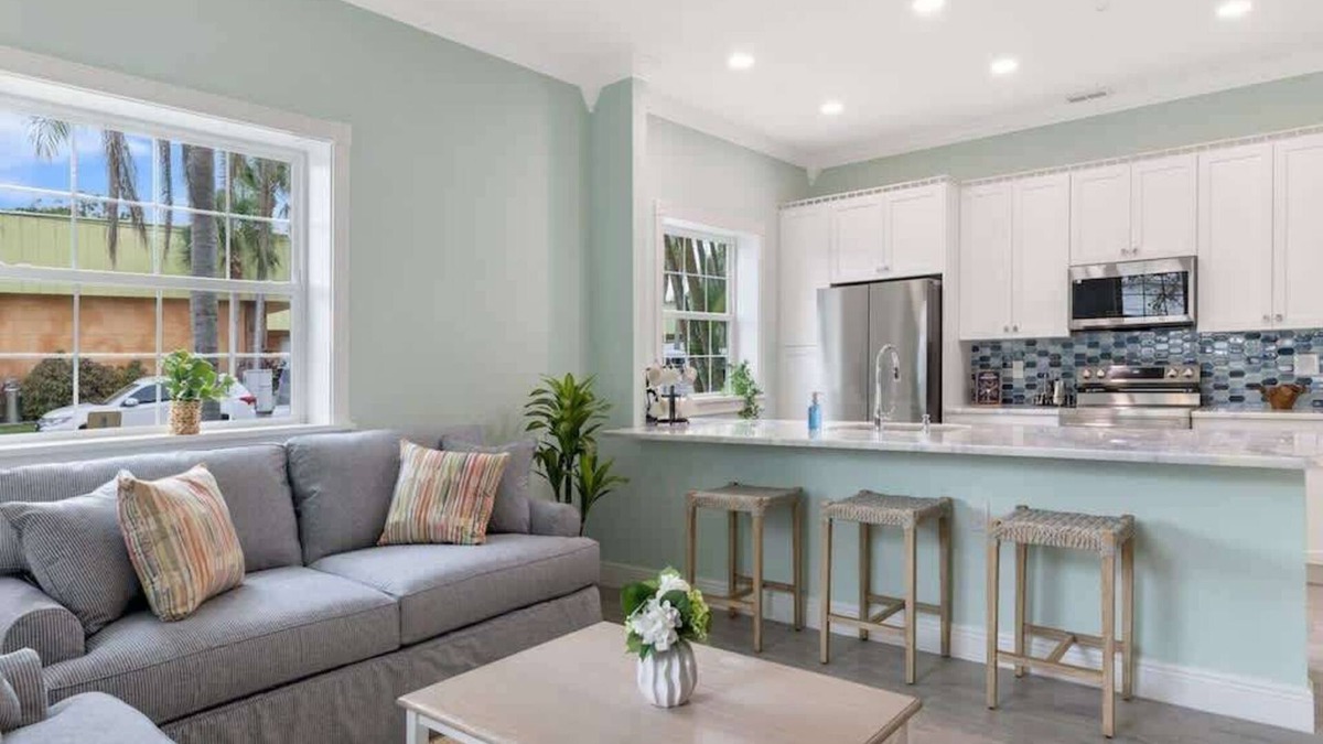 Sebastian Apartment | Cozy first floor waterside condo