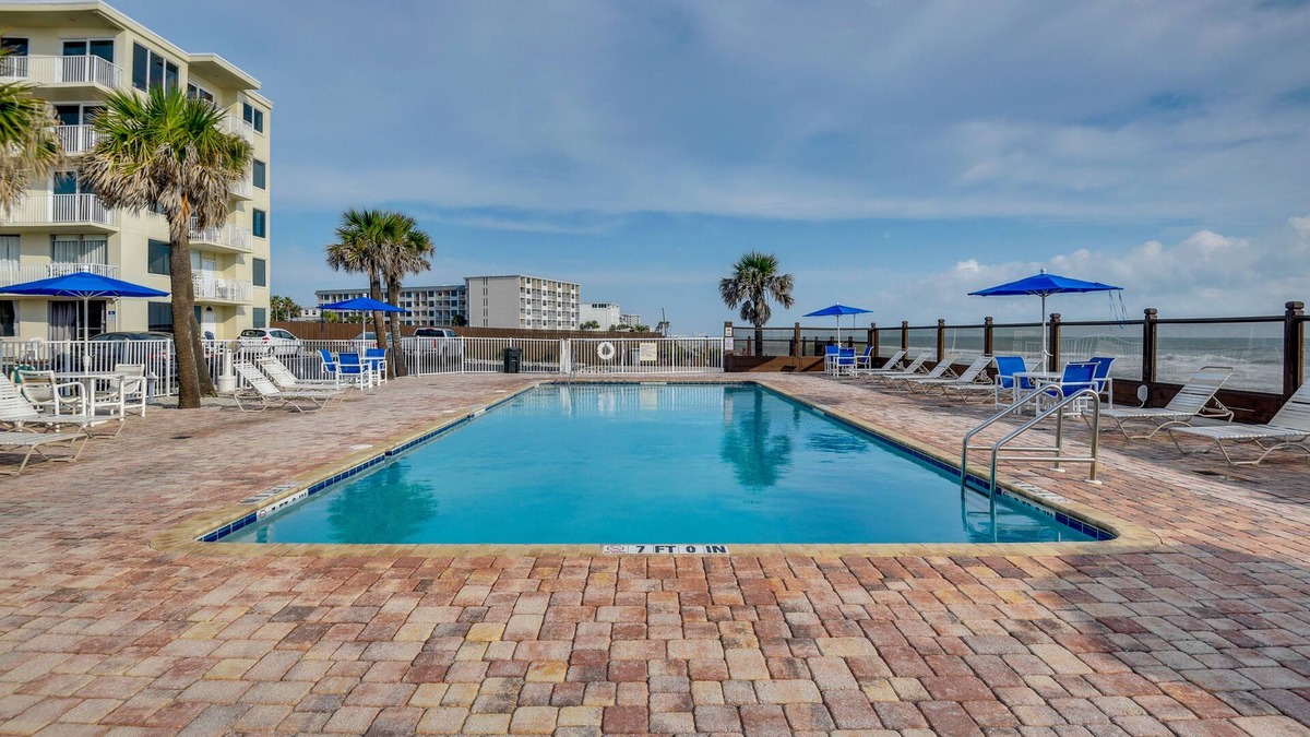 Bostwick Park Apartment | Cozy Florida Getaway w/Pool Access & Ocean Views!