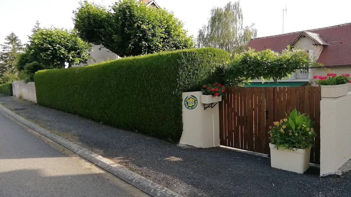 Saint-Hilaire-sur-Benaize Cottage | Cozy Cottage with Garden, Near Rivers & Hiking Trails, Comfortable Stay for Families