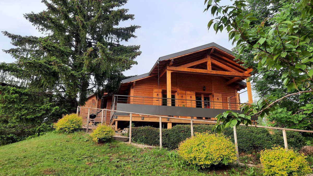 Saint-Laurent-en-Grandvaux Ski Chalet | Cozy chalet Haut-Jura - Swimming pool on the estate - Terrace with open view