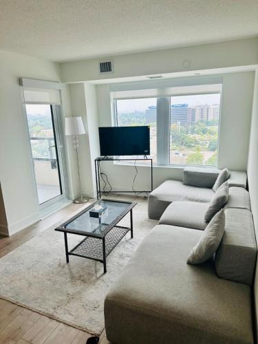 Etobicoke Apartment | Cozy, Fresh Condo in Toronto - 2bd and 2bth