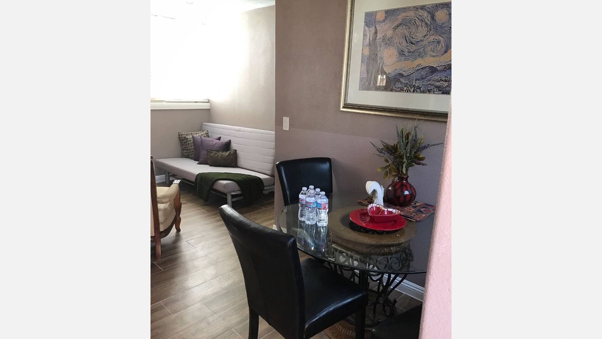 Los Serranos House | Cozy full size 2 bedroom 1 bath Guest house
