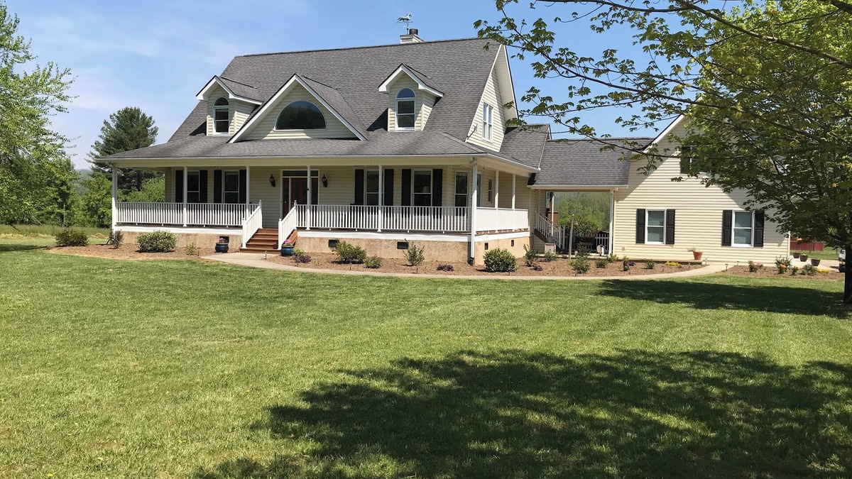 Pisgah Forest Apartment | Cozy, Fully Furnished Mountain Retreat – Perfect for Nature Lovers!