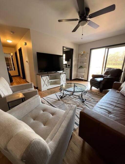 Merriam Apartment | Cozy, fully remodeled home near downtown KC
