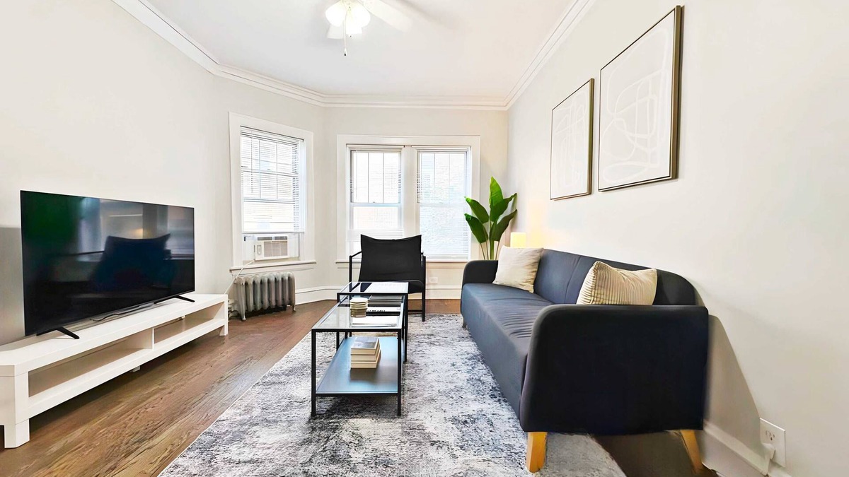 Ravenswood Apartment | Cozy & Furnished 2BR Unit