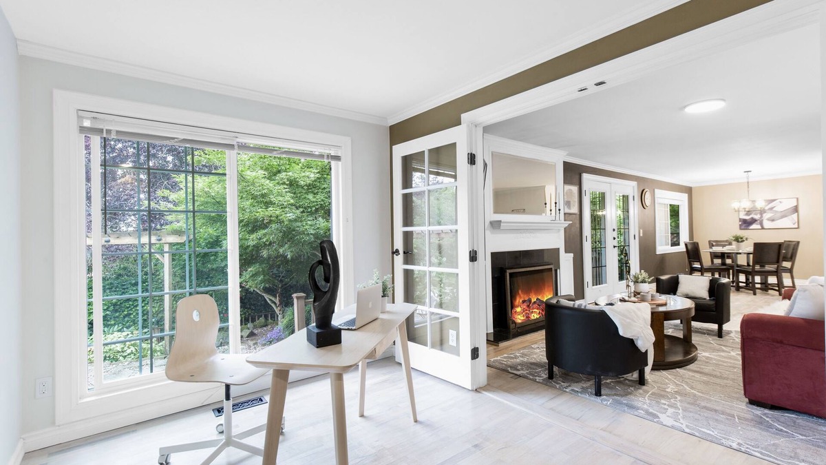 Lake Hills House | Cozy furnished 3-bedroom pet-friendly rambler in Bellevue