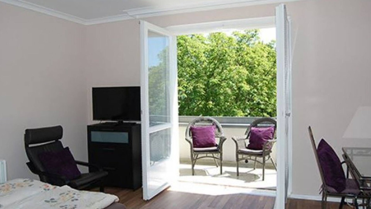 Westend Apartment | Cozy furnished apartment with balcony, quiet, central, long term rental