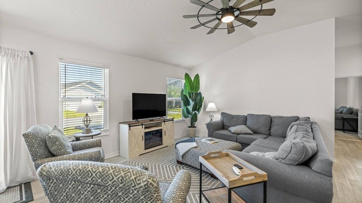 Sumter County House | Cozy Gem near Eastport (Golfcart Included)