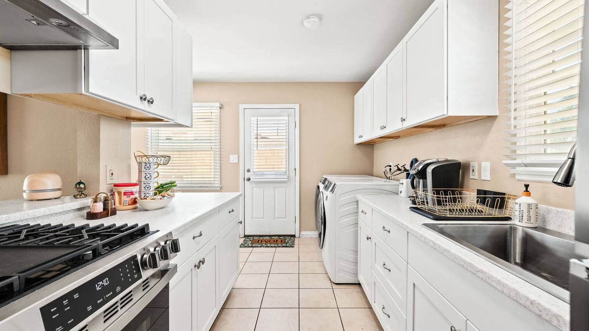 Upland House | Cozy Getaway Bright Clean Fully Equipped