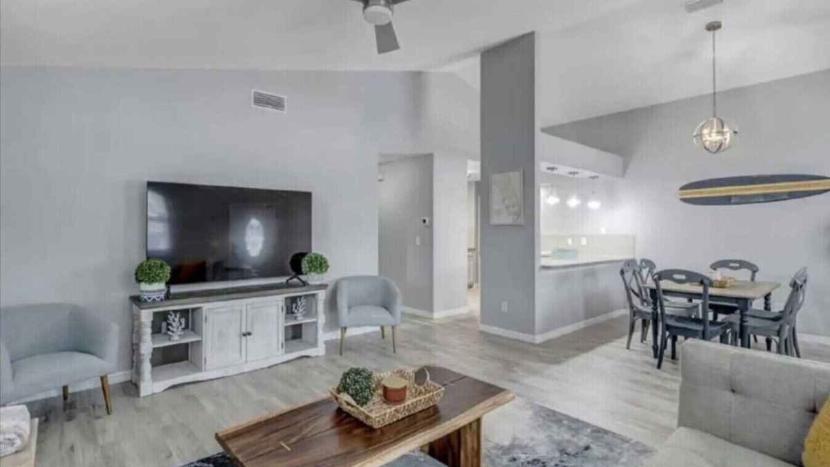 Jacksonville Beach House | Cozy Getaway - Close to Beach Fun and Mayo Clinic!