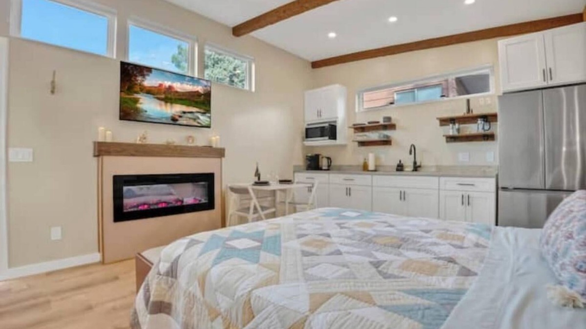 West Sedona House | Cozy Guest House Perfect For Couples w/Hot Tub