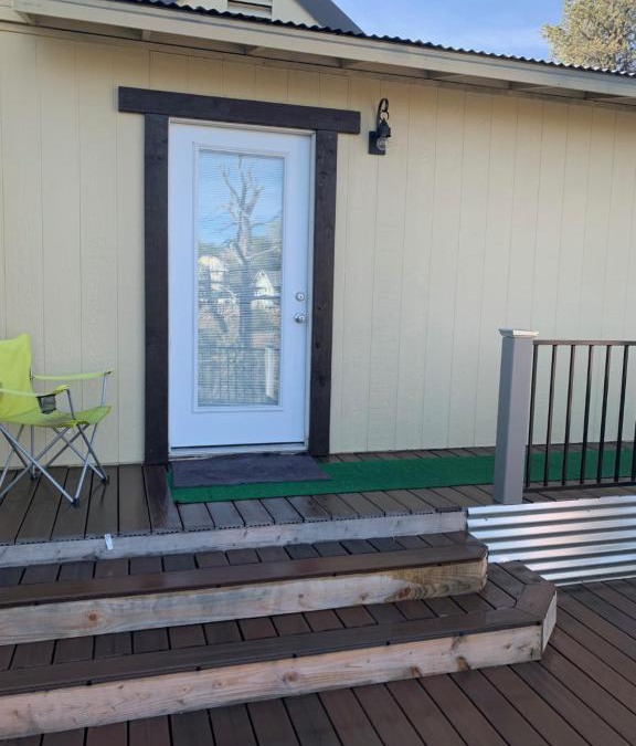Diamond Valley House | Cozy Guesthouse with view from large deck