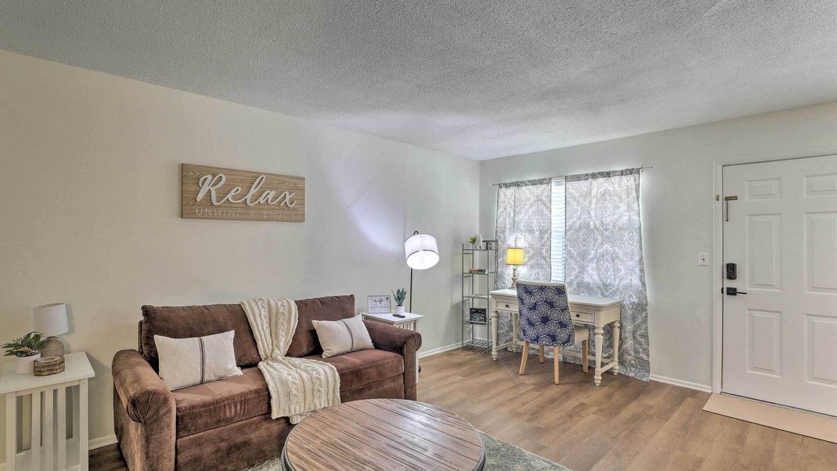 Hanahan Condo | Cozy Hanahan Condo w/Cooper River Access!