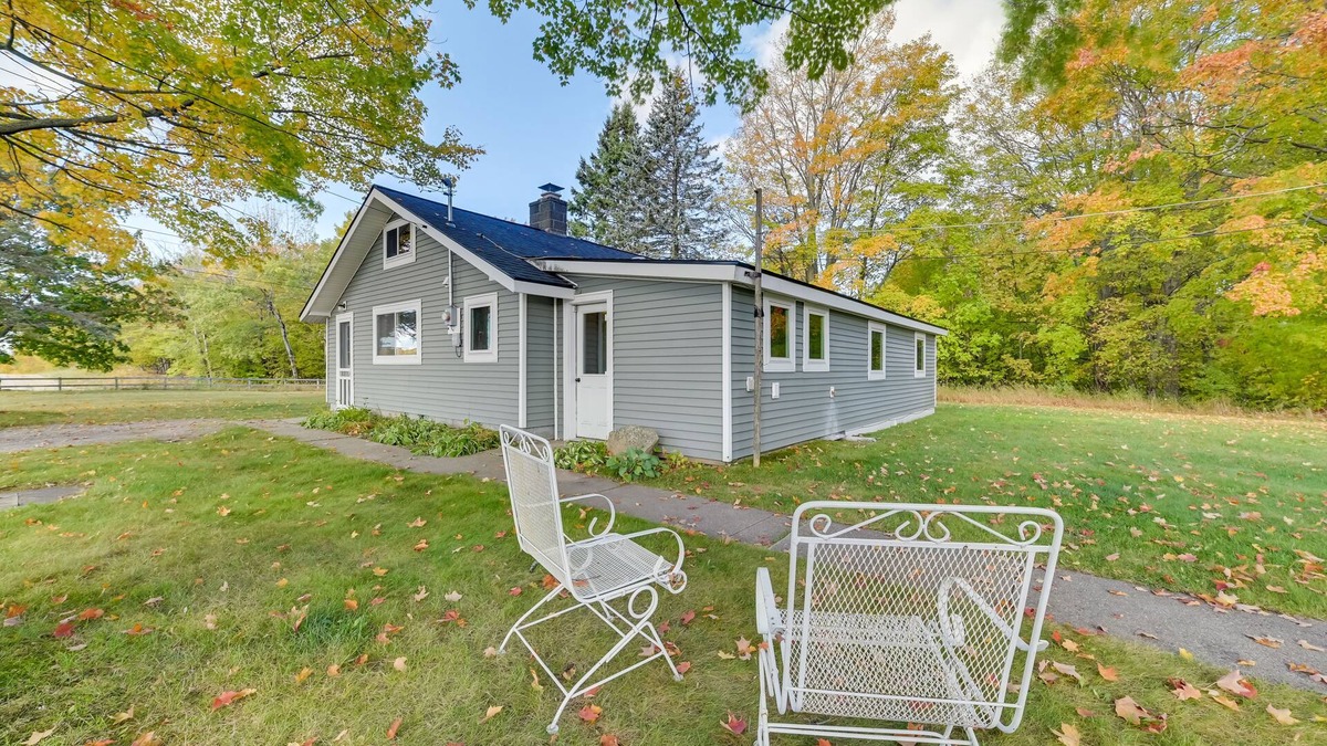 Harbor Springs House | Cozy Harbor Springs Vacation Rental, 13 Mi to Town