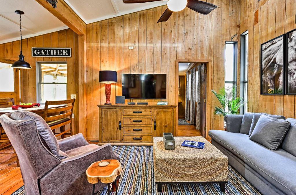 Frisco House | Cozy Hatteras Island Abode about 1 Mi to Frisco Beach!