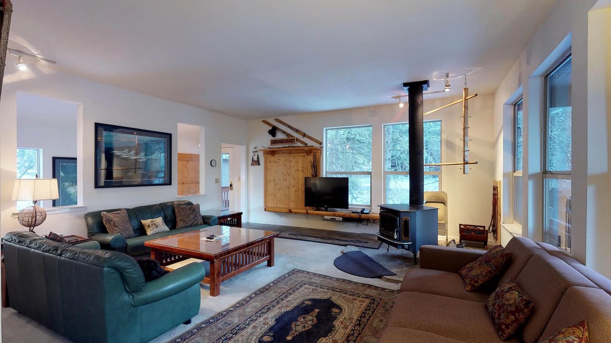 Big Creek House | Cozy High Sierra Home w/Decks & Forest Views, Close to Skiing & Huntington Lake