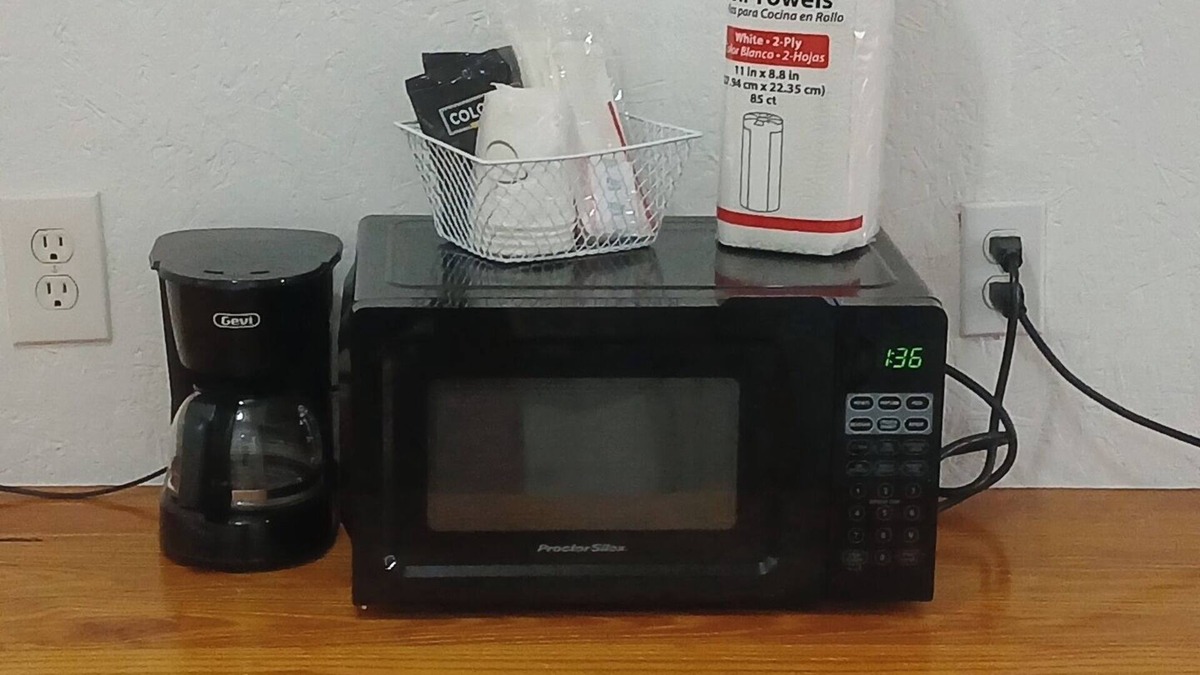 Mayo Hotel | Cozy Hill Top Room 16 with WiFi, AC in tranquil Mayo