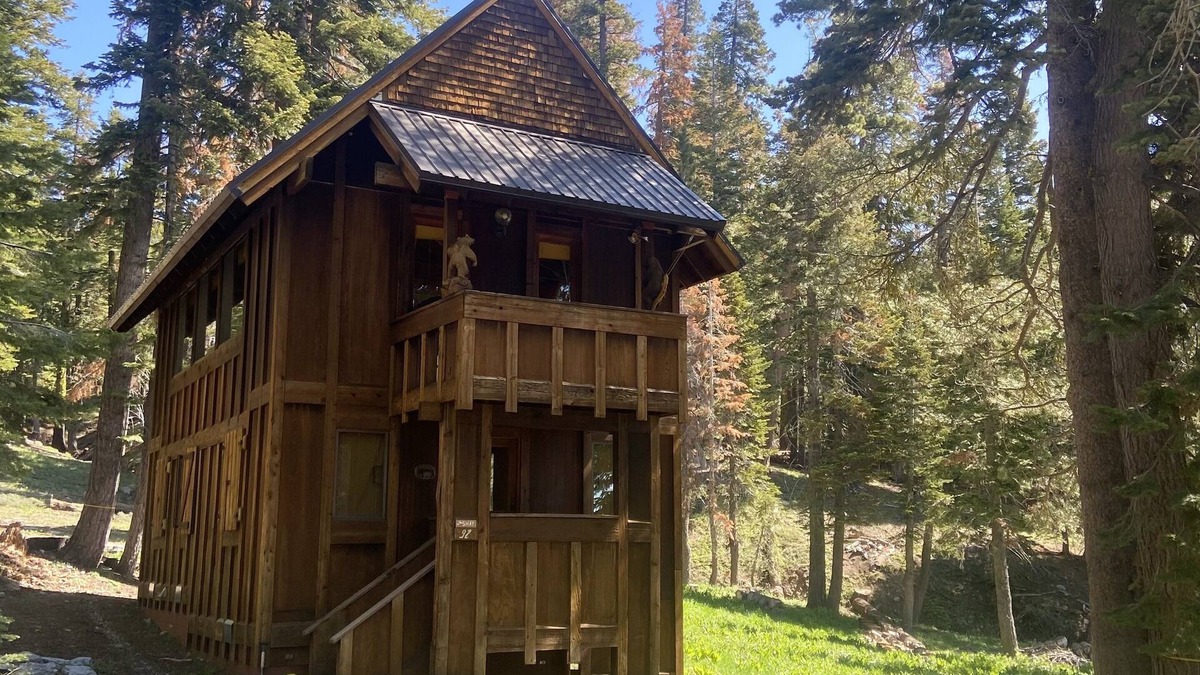 Bear Valley Cabin | Cozy Historic Bear Valley Cabin