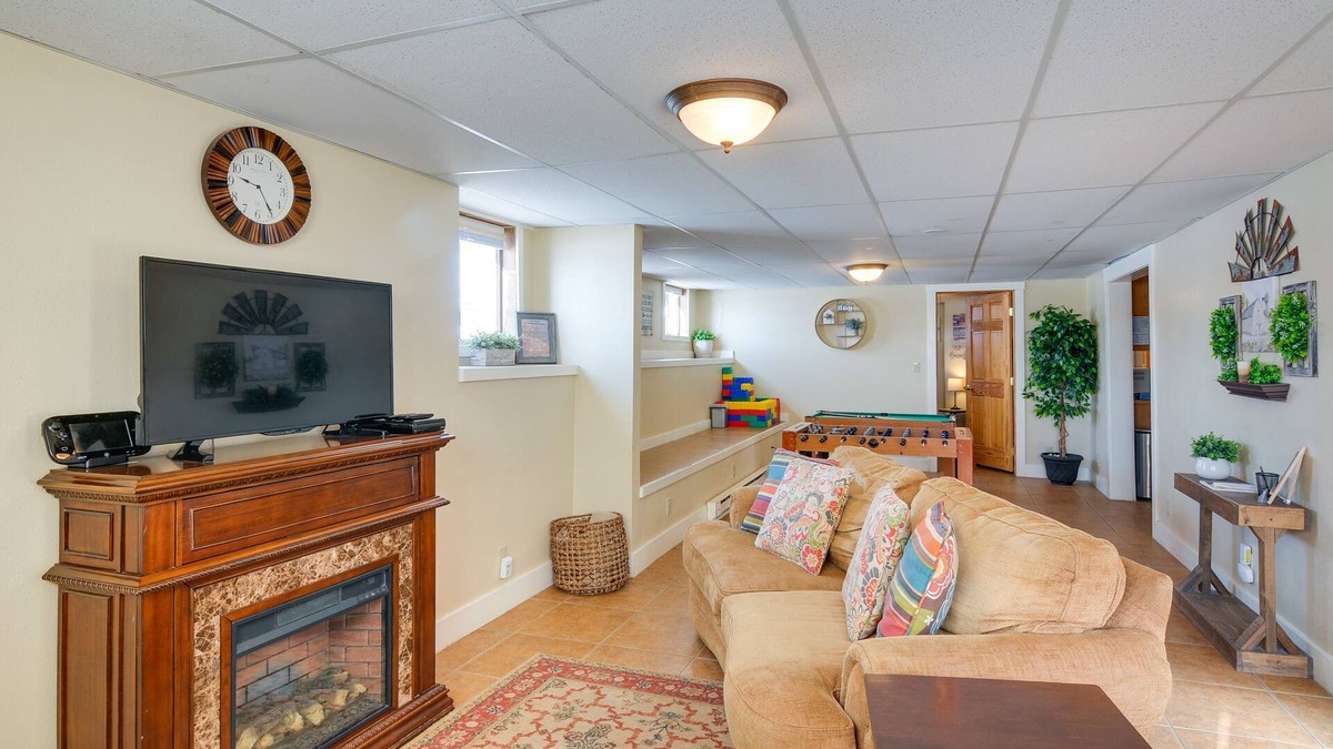 Cannonville House | Cozy Historic Home w/Games, Near Bryce Canyon!