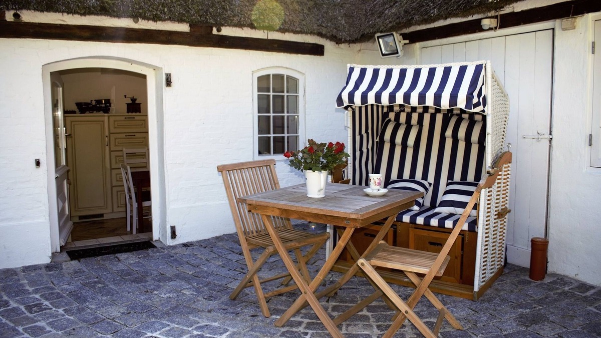 Stadum Apartment | Cozy Holiday Apartment Junimond in picturesque Stadum, Germany