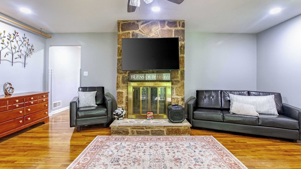 Newark House | ‼️Cozy Home 4BR Newark Stay w/Yard