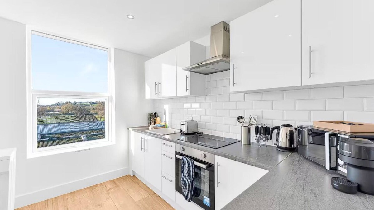 Rye Apartment | Cozy Home Away: 1-Bed Retreat with Kitchen Bliss