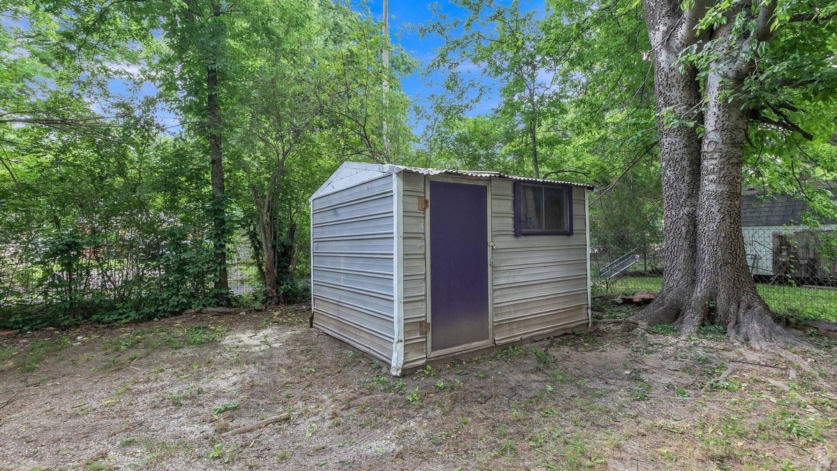 Capital View House | Cozy Home Away From Home In Little Rock 2 Bedroom Home by RedAwning