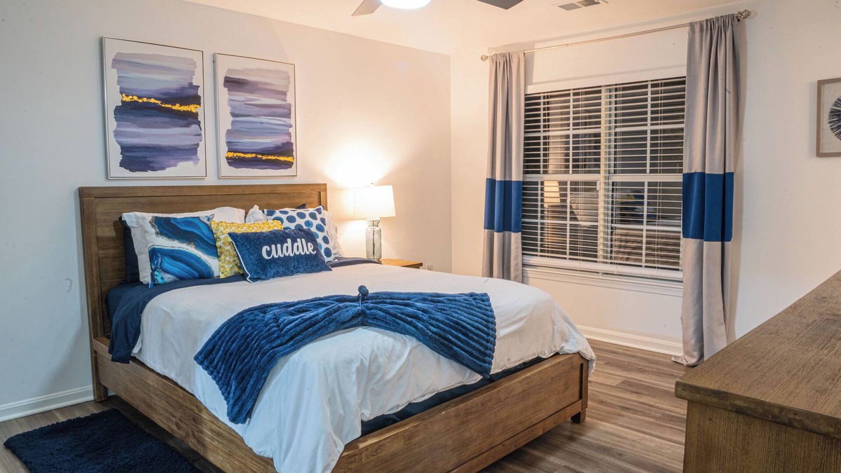Lake Ridge Apartment | Cozy Home Away From Home