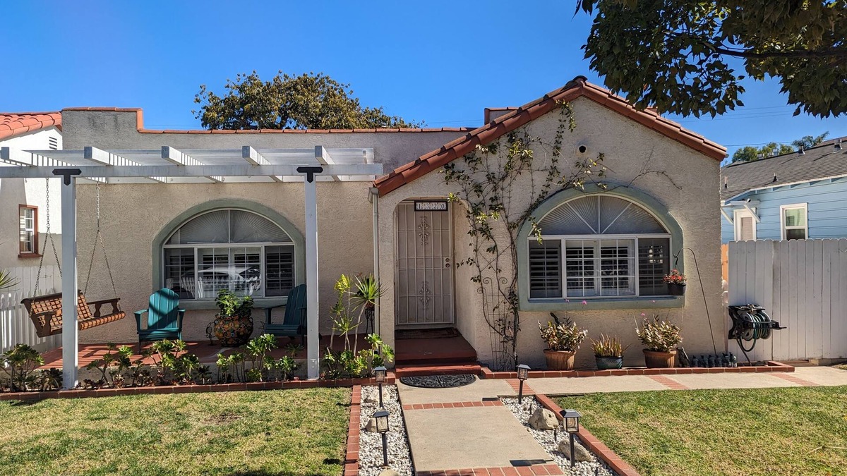 Old Town House | Cozy Home Centrally Located in LA's South Bay area