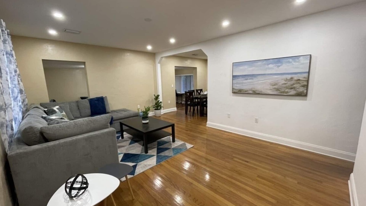 West Little Havana House | Cozy home, centrally located!